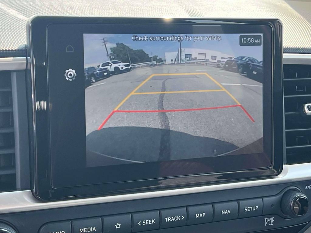 Used 2023 Hyundai Venue Limited FWD image 34
