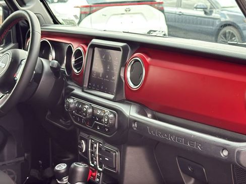 Used 2022 Jeep Wrangler Unlimited Rubicon w/ Cold Weather Group image 30