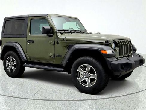 Used 2022 Jeep Wrangler Sport AWD/4WD image 3