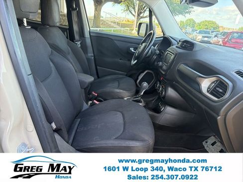 Used 2015 Jeep Renegade Latitude w/ Popular Equipment Group FWD image 29