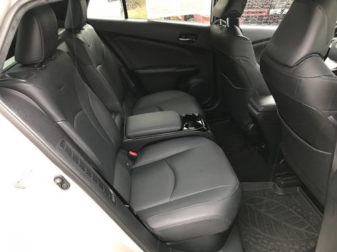 Used 2018 Toyota Prius Prime Advanced image 24