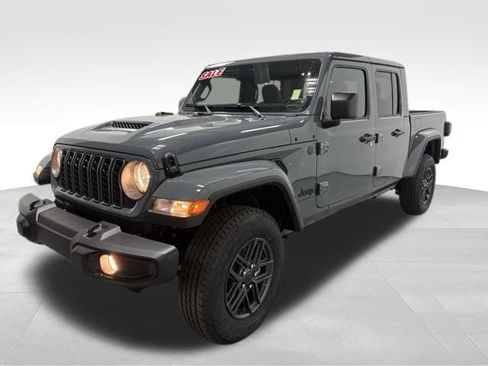 New 2026 Jeep Gladiator Sport image 2