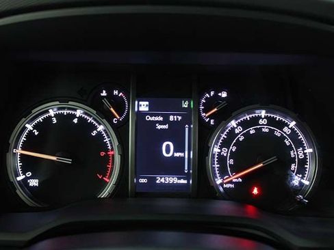 Certified 2024 Toyota 4Runner TRD Off-Road Premium w/ Moonroof Package AWD/4WD image 12
