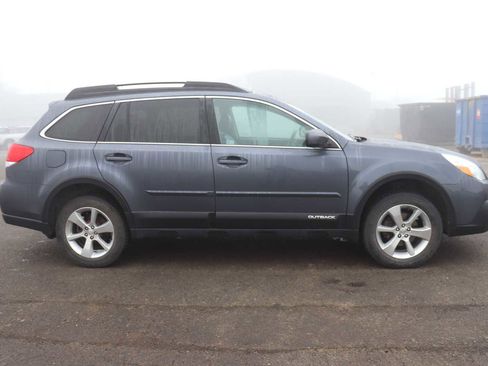 Used 2014 Subaru Outback 2.5i Limited image 4