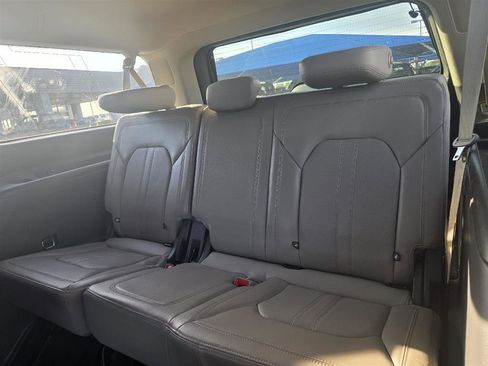 Used 2021 Ford Expedition Max Limited RWD image 11