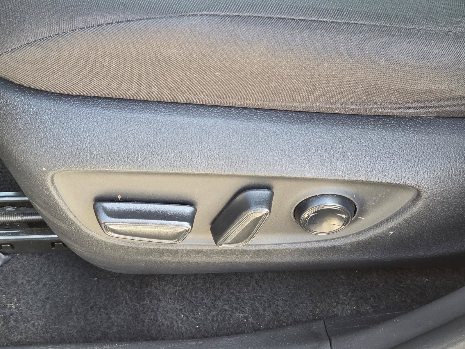 Used 2024 Toyota RAV4 XLE FWD image 28