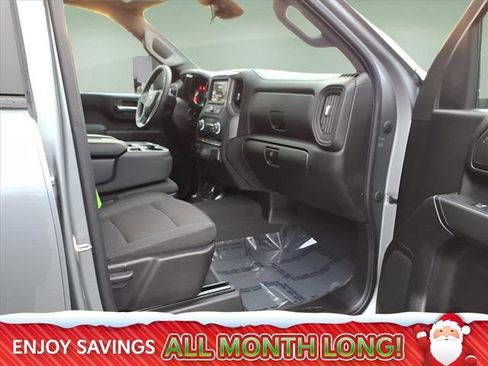 Used 2024 Chevrolet Silverado 2500 Custom w/ Custom Value Package image 18