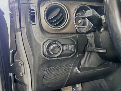 Used 2020 Jeep Wrangler Unlimited Sport AWD/4WD image 11