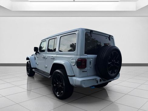 Used 2021 Jeep Wrangler Unlimited Sahara AWD/4WD image 3