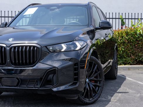 Used 2024 BMW X5 xDrive40i w/ M Sport Package AWD/4WD image 14