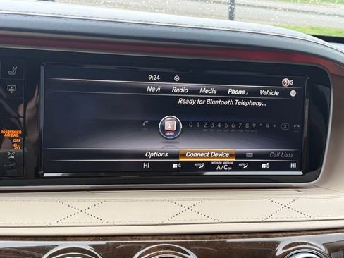 Used 2017 Mercedes-Benz S 550 Sedan image 25