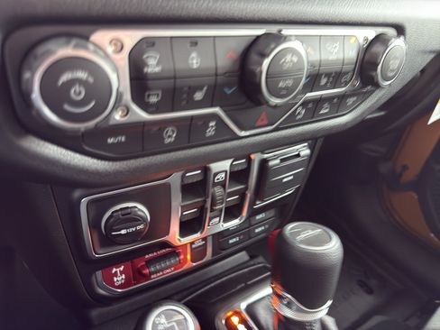 New 2026 Jeep Gladiator Sport AWD/4WD image 20