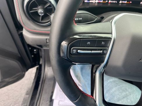 Used 2025 Chevrolet Colorado Z71 image 11