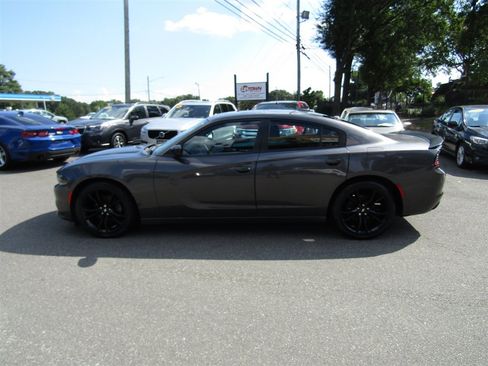 Used 2018 Dodge Charger SXT Plus w/ Blacktop Package RWD image 4