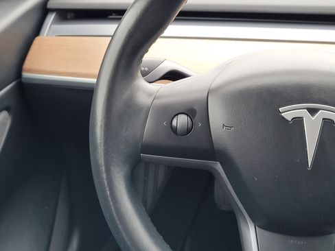 Used 2018 Tesla Model 3 Long Range image 15