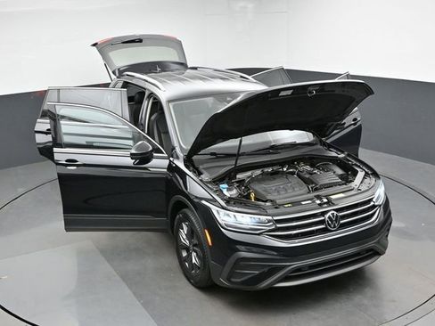 Used 2023 Volkswagen Tiguan SE FWD image 41