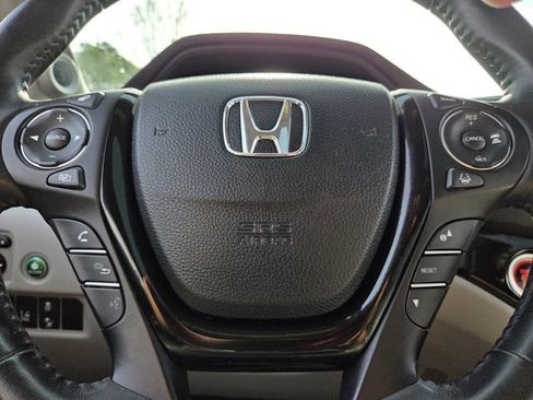 Used 2017 Honda Pilot Touring image 39