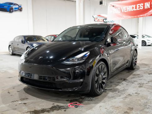 Used 2021 Tesla Model Y Performance image 3