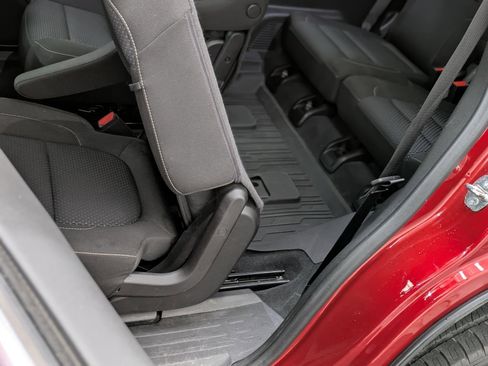 Used 2022 GMC Acadia SLE w/ Driver Convenience Package image 23