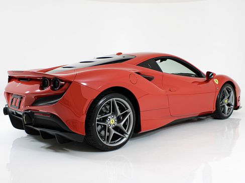 Certified 2021 Ferrari F8 Tributo RWD image 7