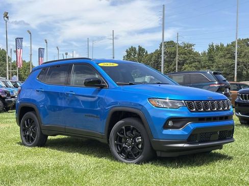 New 2026 Jeep Compass Latitude AWD/4WD image 17