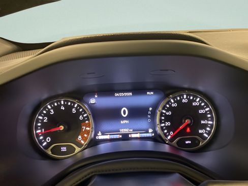 Used 2022 Jeep Renegade Latitude AWD/4WD image 9