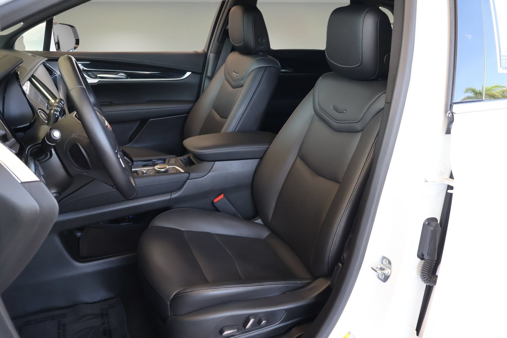 Used 2024 Cadillac XT5 Premium Luxury FWD image 11