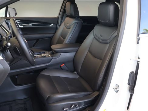 Used 2024 Cadillac XT5 Premium Luxury FWD image 11