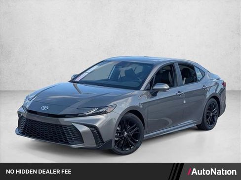 New 2026 Toyota Camry SE FWD image 1