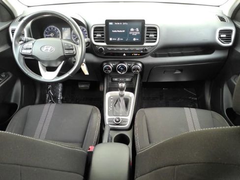 Used 2022 Hyundai Venue SEL w/ Cargo Package image 3