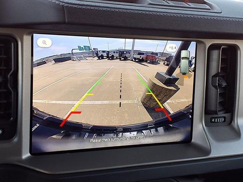Used 2025 Ford Bronco Outer Banks image 13