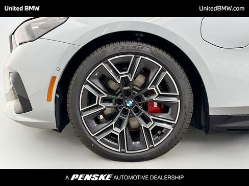 New 2026 BMW 550e xDrive AWD/4WD image 2