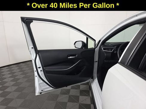 Used 2024 Toyota Corolla SE w/ SE Package AWD/4WD image 21