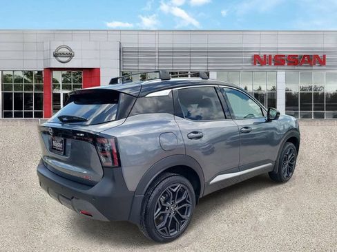 Certified 2026 Nissan Kicks SR FWD image 2
