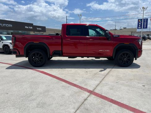 Used 2024 GMC Sierra 2500 AT4 w/ AT4 Premium Plus Package AWD/4WD image 9