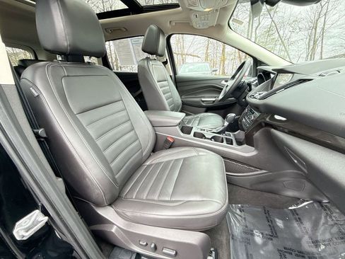 Used 2017 Ford Escape Titanium image 25