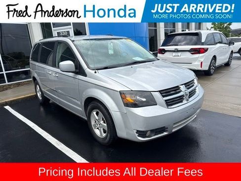 Used 2010 Dodge Grand Caravan SXT FWD image 1