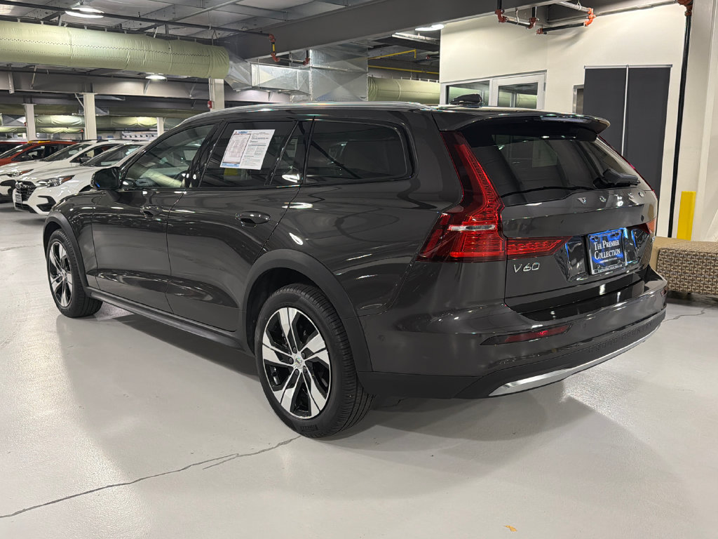 Certified 2025 Volvo V60 B5 Cross Country Plus AWD/4WD image 6