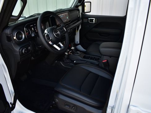 New 2025 Jeep Wrangler Sahara image 17