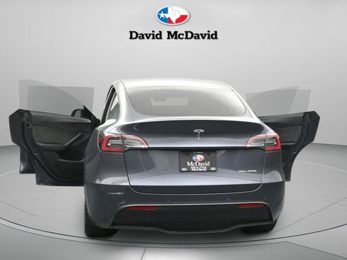 Used 2022 Tesla Model Y Long Range image 43