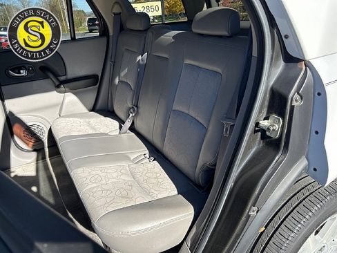 Used 2005 Saturn Vue AWD V6 image 14