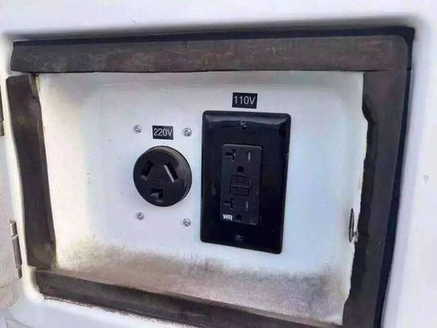 Used 2012 Ford F550 2WD Regular Cab Super Duty w/ PWR Equipment Group image 25