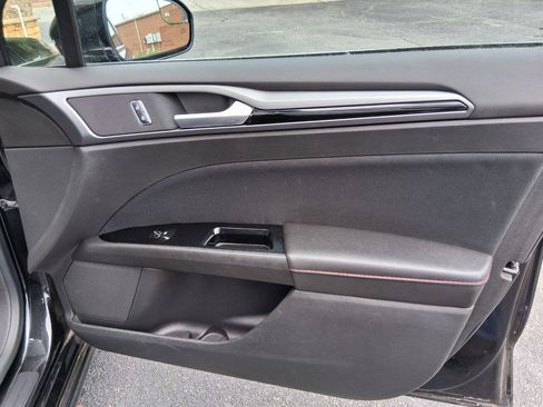 Used 2015 Ford Fusion SE w/ Equipment Group 201A AWD/4WD image 18