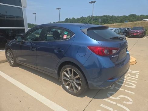 Used 2018 MAZDA MAZDA3 Touring FWD image 5