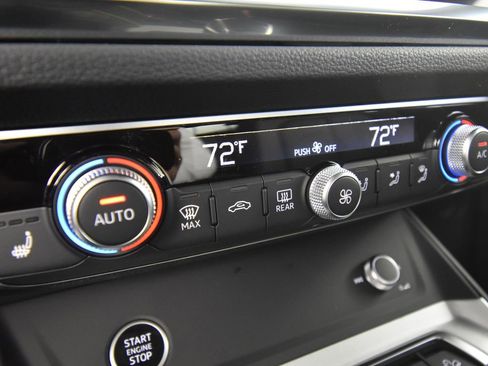 New 2025 Audi Q3 2.0T Premium image 33