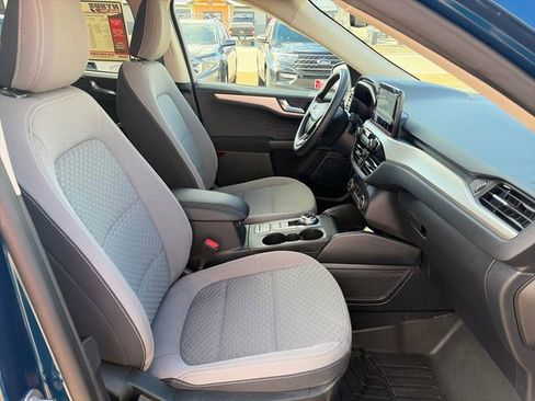 Used 2020 Ford Escape SE image 22