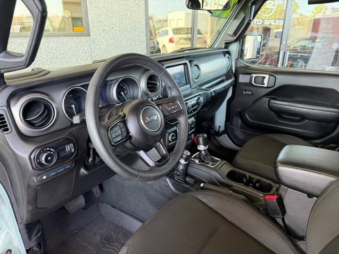 Used 2023 Jeep Wrangler Unlimited AWD/4WD image 7