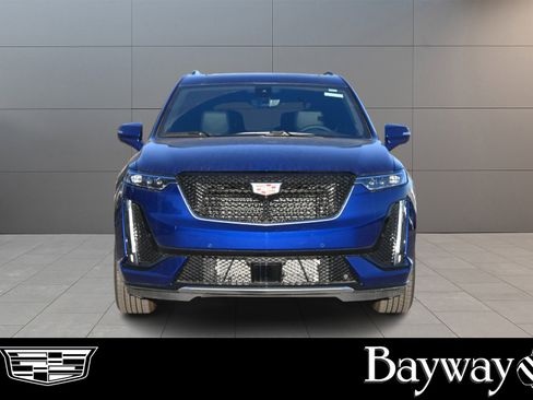 New 2025 Cadillac XT6 Sport w/ Platinum Package image 2