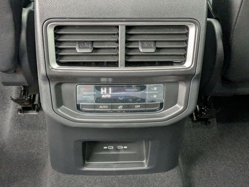 New 2026 Volkswagen Atlas SE image 30