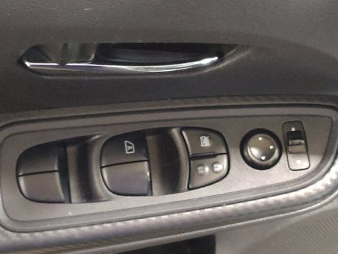 Used 2021 Nissan Versa SV FWD image 27